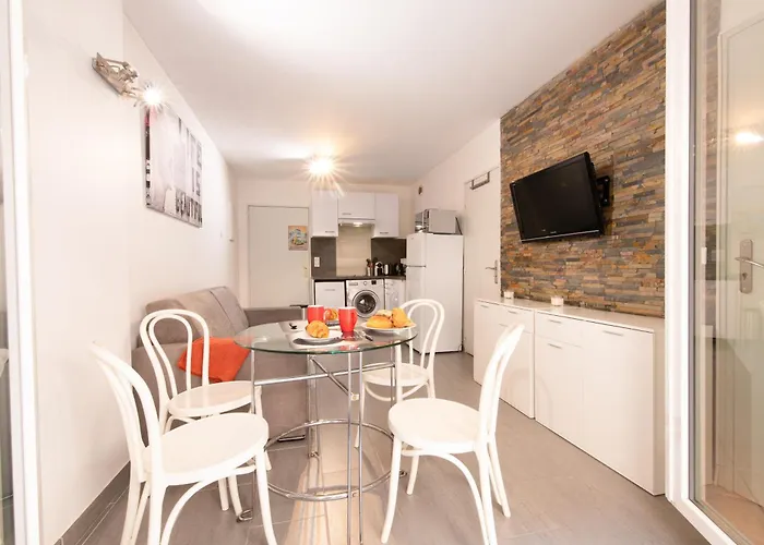 Le Victoria, Centre , Et Parking Gratuit Sainte-Maxime